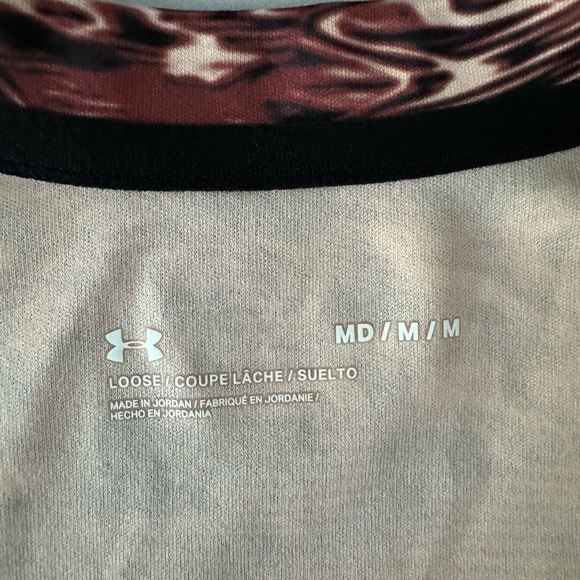 Women’s Under Armour shirt. - Picture 6 of 8